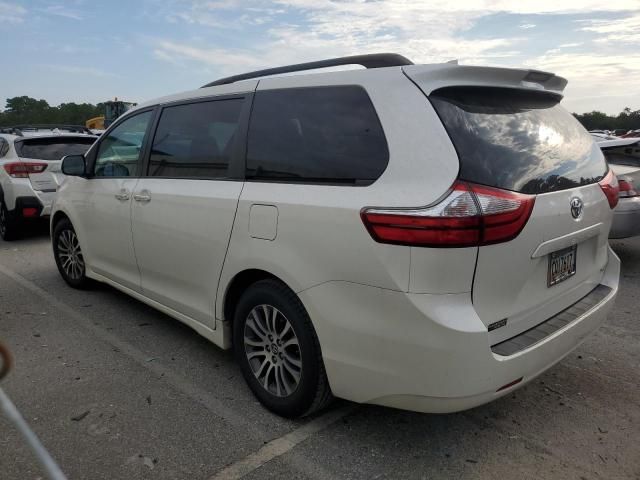 2019 Toyota Sienna XLE