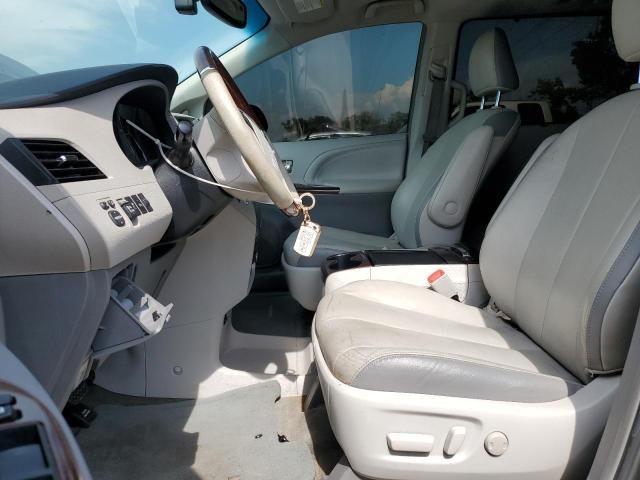 2012 Toyota Sienna XLE