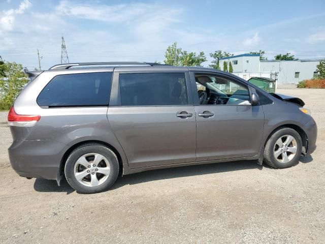 2013 Toyota Sienna LE