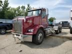 2001 Kenworth Construction T800