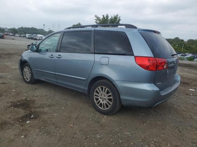 2010 Toyota Sienna XLE