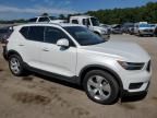 2022 Volvo XC40 T5 Momentum