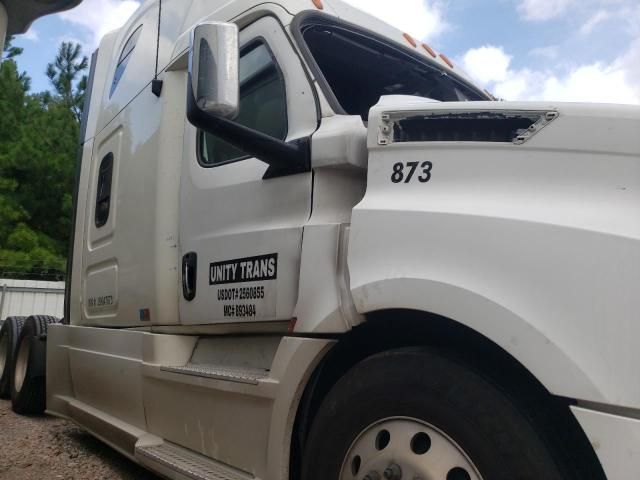 2018 Freightliner Cascadia 126