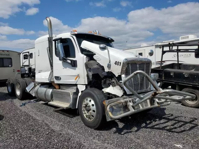 2017 Peterbilt 567