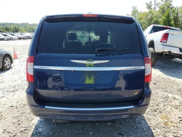 2013 Chrysler Town & Country Touring L