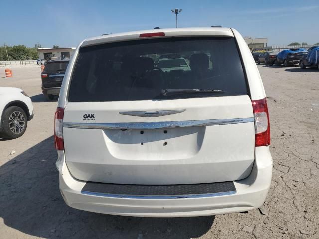 2013 Chrysler Town & Country Touring