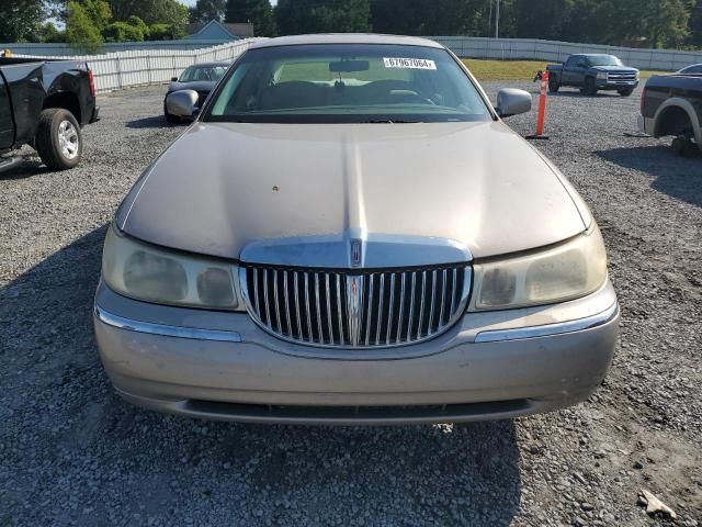 2000 Lincoln Town Car Signature