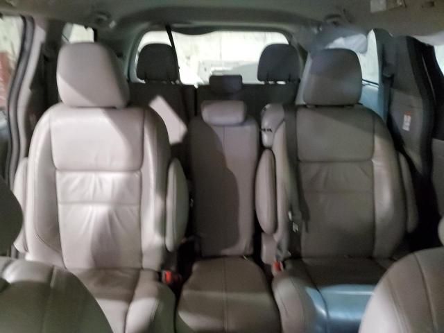 2016 Toyota Sienna XLE