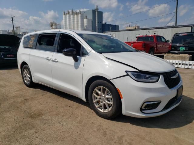 2024 Chrysler Pacifica Touring