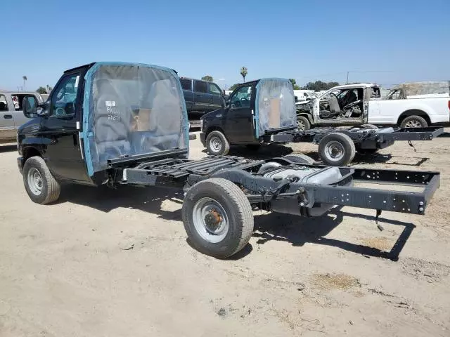 2024 Ford Econoline E350 Super Duty Cutaway Van