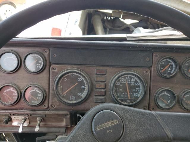 2000 Freightliner Conventional FLD120