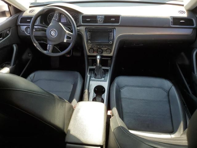 2014 Volkswagen Passat SE