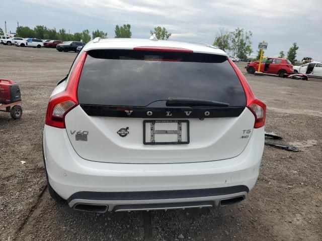 2018 Volvo V60 Cross Country Premier