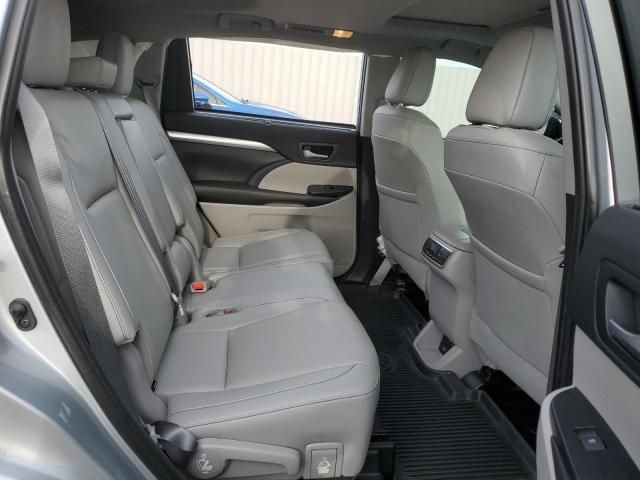 2019 Toyota Highlander SE