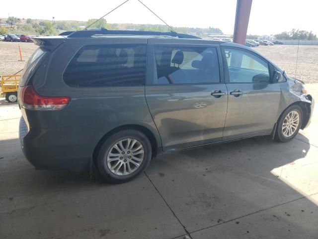 2012 Toyota Sienna XLE