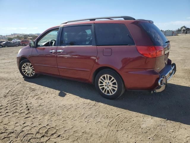 2010 Toyota Sienna XLE