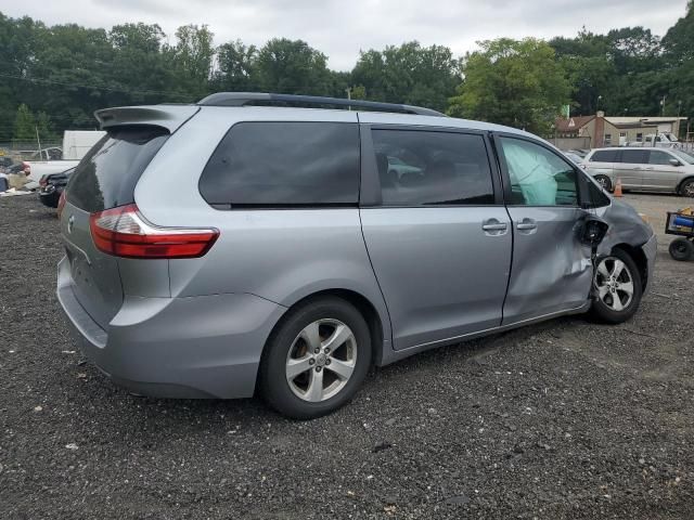 2017 Toyota Sienna LE