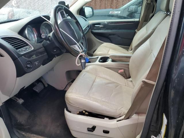 2012 Chrysler Town & Country Limited