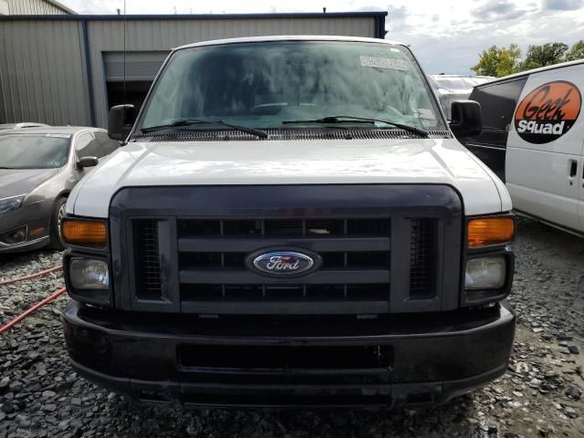 2013 Ford Econoline E350 Super Duty Wagon