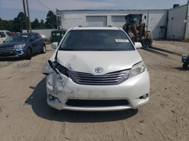 2016 Toyota Sienna XLE