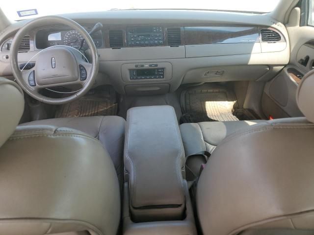 2000 Lincoln Town Car Executive