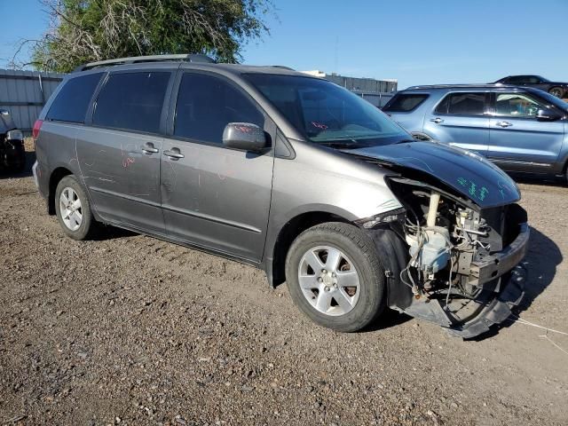 2004 Toyota Sienna XLE