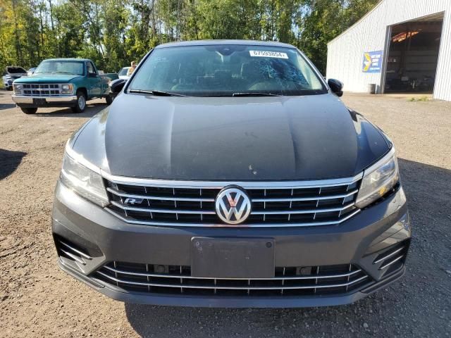 2017 Volkswagen Passat Highline W/ R-Line