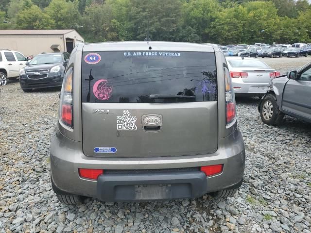 2010 KIA Soul +