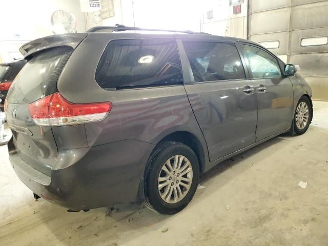 2011 Toyota Sienna XLE