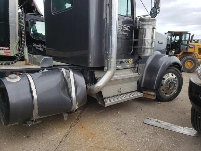 2000 Kenworth Construction W900