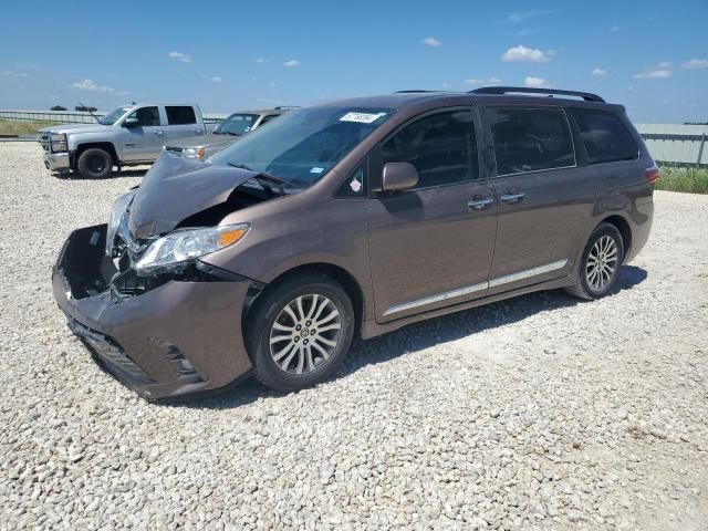 2020 Toyota Sienna XLE