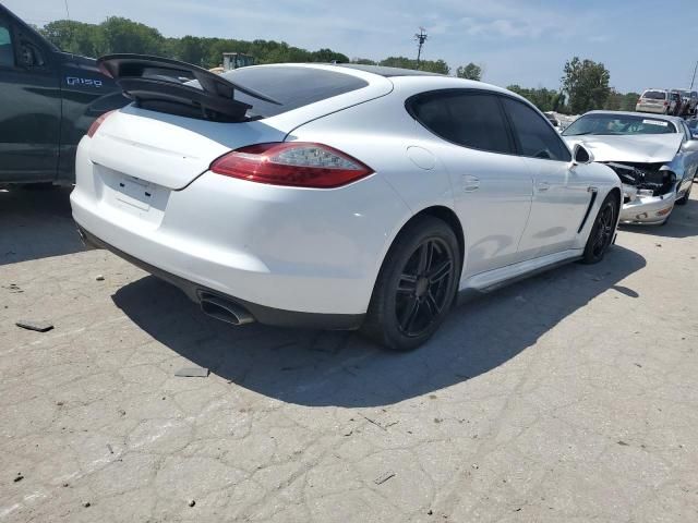 2011 Porsche Panamera 2