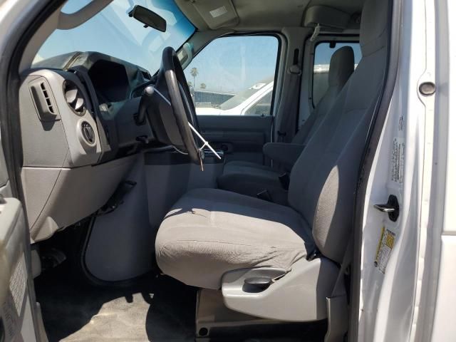 2011 Ford Econoline E350 Super Duty Wagon