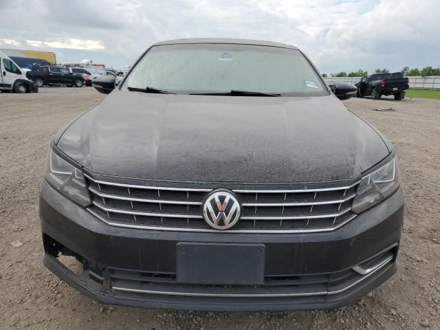 2018 Volkswagen Passat SE