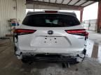 2022 Toyota Highlander Hybrid Platinum