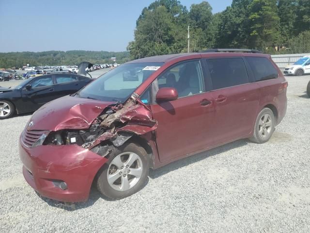 2015 Toyota Sienna LE