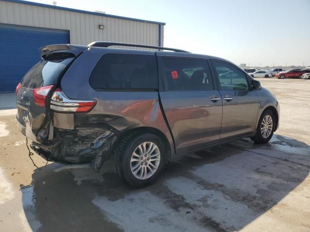 2016 Toyota Sienna XLE