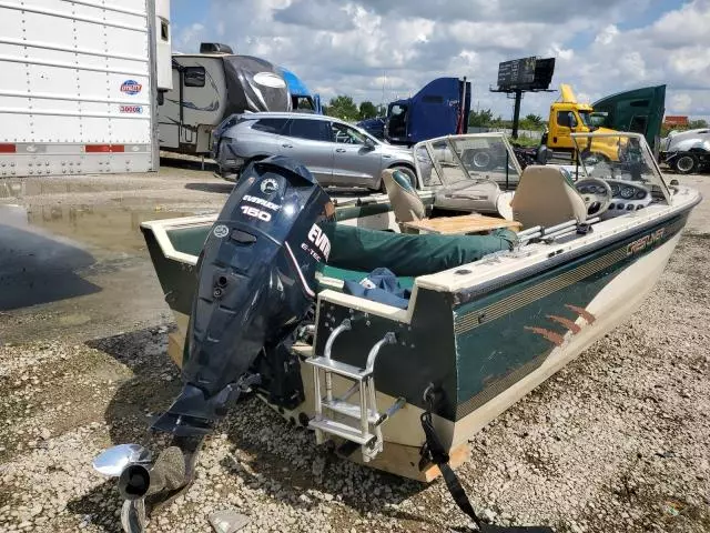 1997 Crestliner Boat