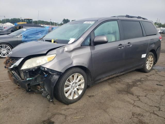 2011 Toyota Sienna LE