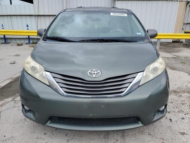 2013 Toyota Sienna XLE