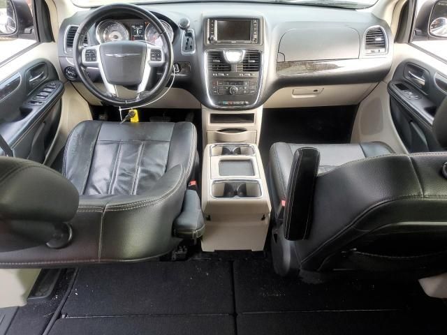 2012 Chrysler Town & Country Touring