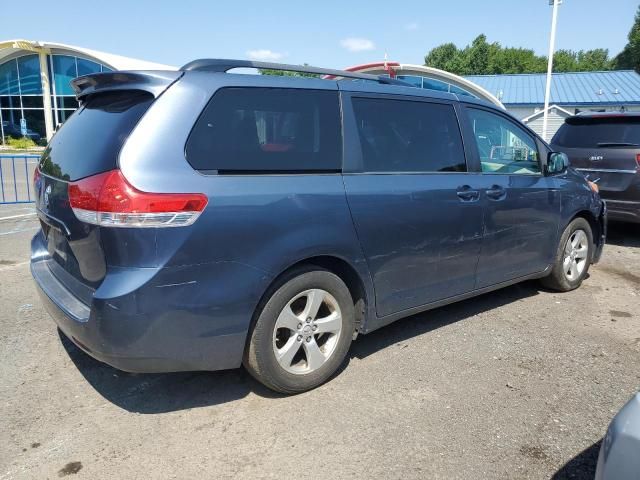 2014 Toyota Sienna LE