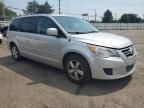 2011 Volkswagen Routan SE