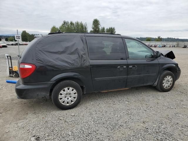 2005 Chrysler Town & Country LX