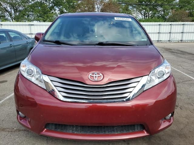 2016 Toyota Sienna XLE