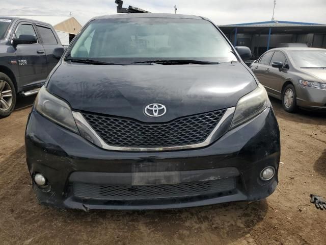 2016 Toyota Sienna SE