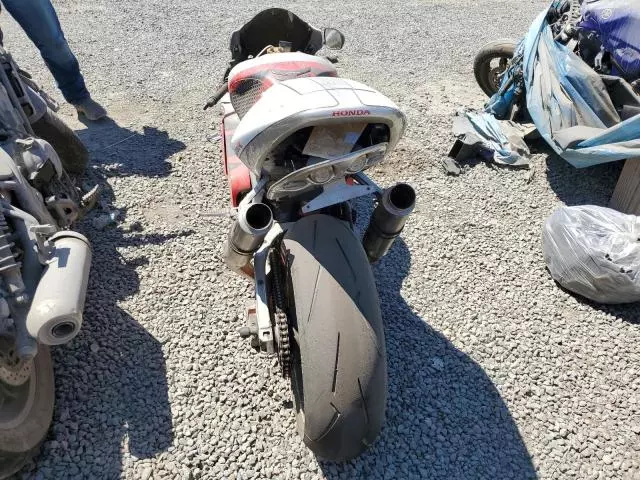 2004 Honda RVT1000 R