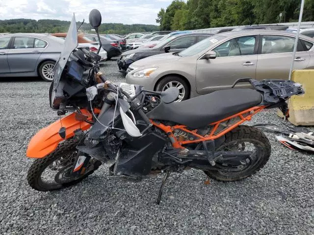 2022 KTM 890 Adventure R