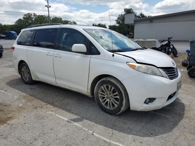 2011 Toyota Sienna XLE