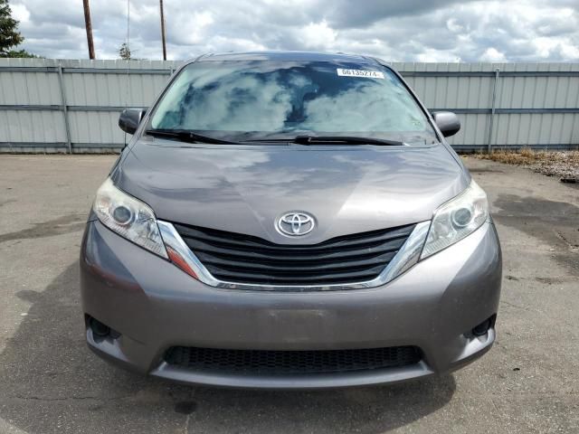 2011 Toyota Sienna LE